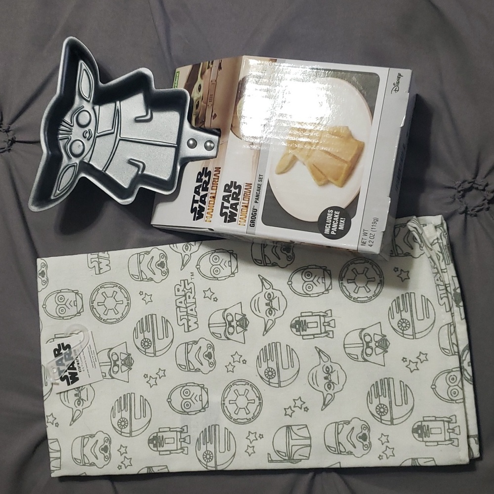 Star Wars hand towel and pancake maker